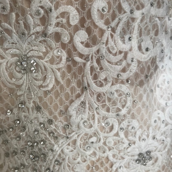 Victor Harper Couture Wedding Dress! - Picture 5 of 8